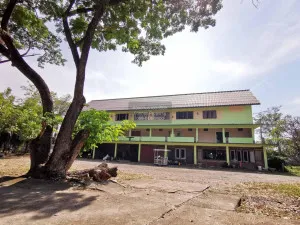 ขายรีสอร์ท 32 ห้อง เนื้อที่ 15 ไร่ ติดถนนพหลโยธิน วังขอนขว้าง โคกสำโรง ลพบุรี CX-133068