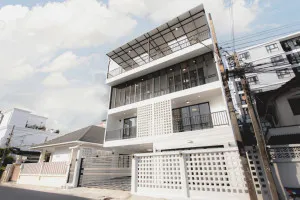 สำนักงาน 20 มิถุนา ห้วยขวาง รีโนเวทใหม่ วิวสวย หน้ากว้าง สามเสนนอก ห้วยขวาง กรุงเทพ CX-142449