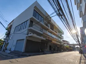 เช่า อาคารพาณิชย์ 3.5 ชั้น ใกล้ BTS รร.นายเรือ เพียง 100 เมตร เมืองสมุทรปราการ สมุทรปราการ CX-144671